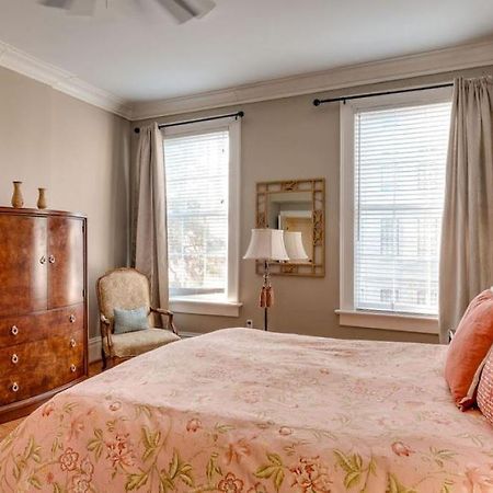 201 York #3 - Homey Downtown 2 Bedroom Steps From The River Savannah Bagian luar foto